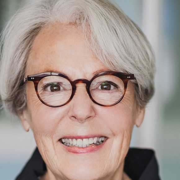 Meet your Posher, Joyce - Picture 1 of 1